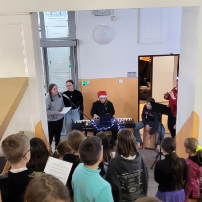 Zpívání na schodech